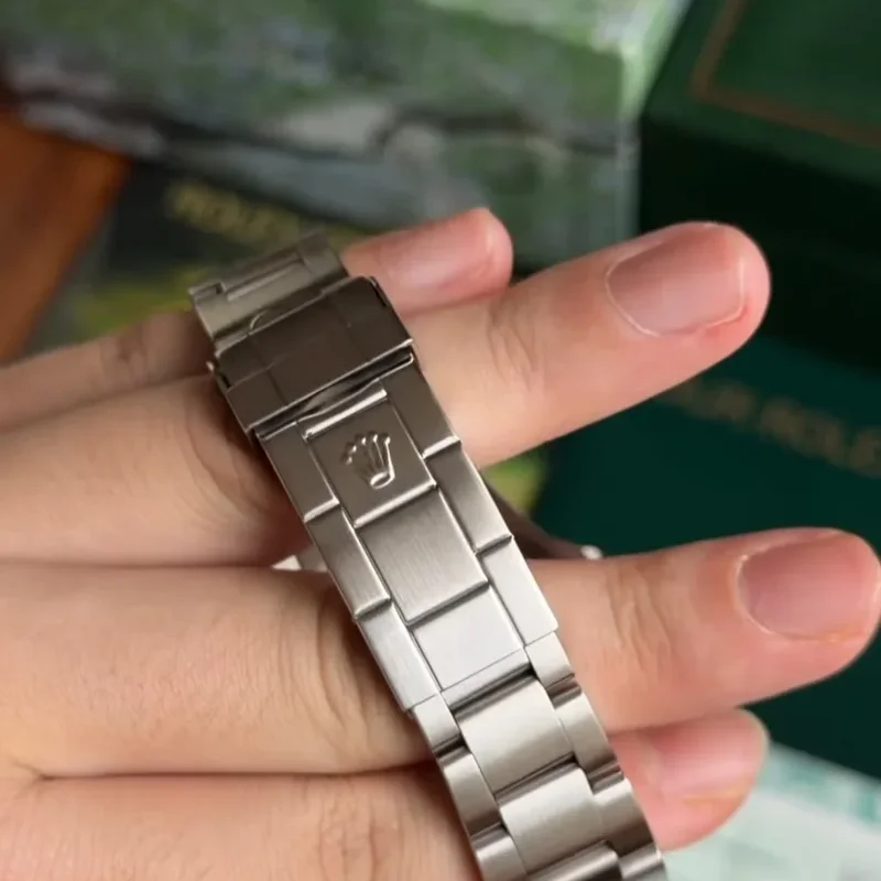 Thumb Sea-Dweller 16600 SuperLuminova