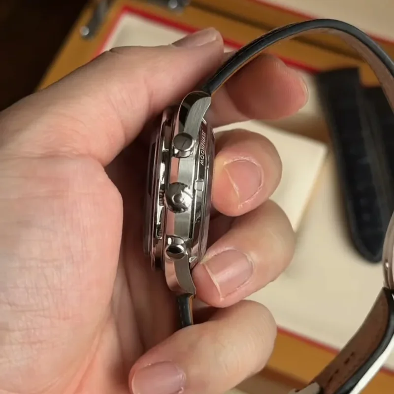 Thumb Speedmaster Moonphase Chronograph Master Chronometer Stainless Steel / Blue / Alligator