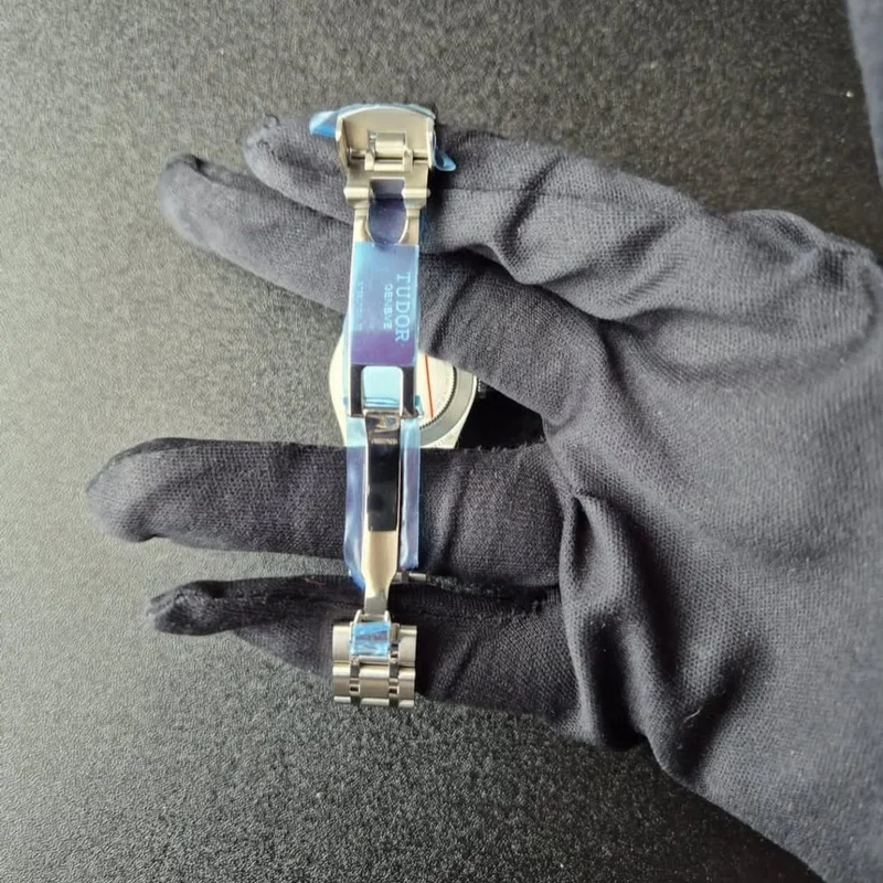 Thumb Royal Date 28 Stainless Steel / Blue - Roman