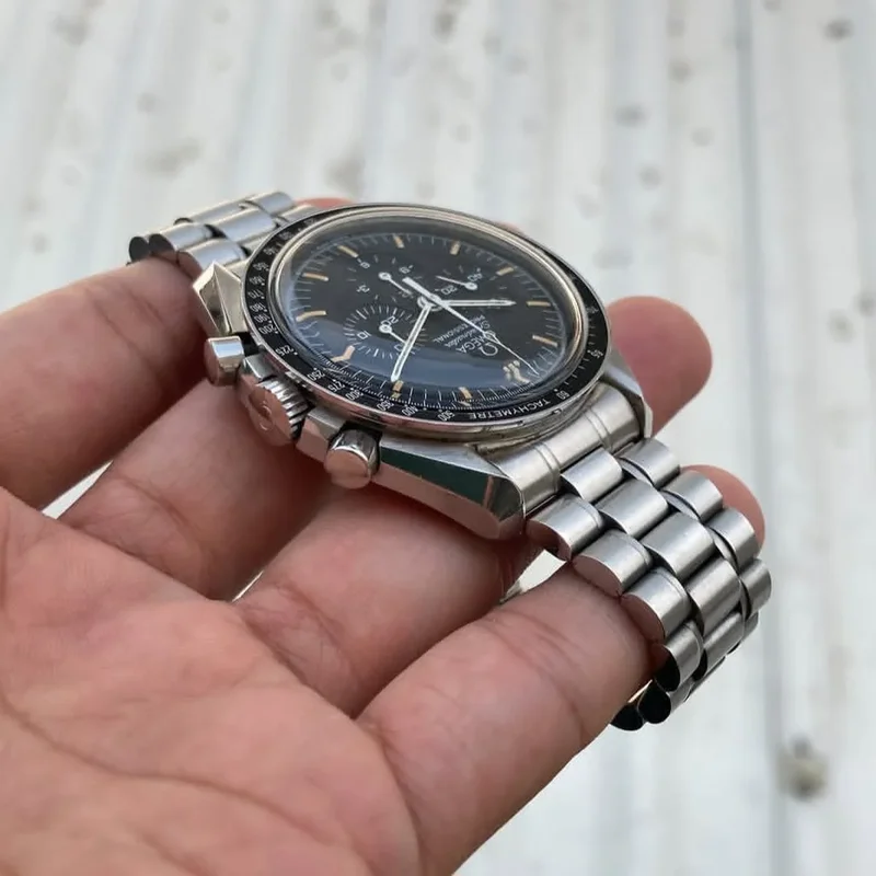 Thumb Speedmaster Professional Moonwatch