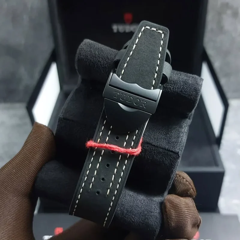 Thumb Black Bay Ceramic