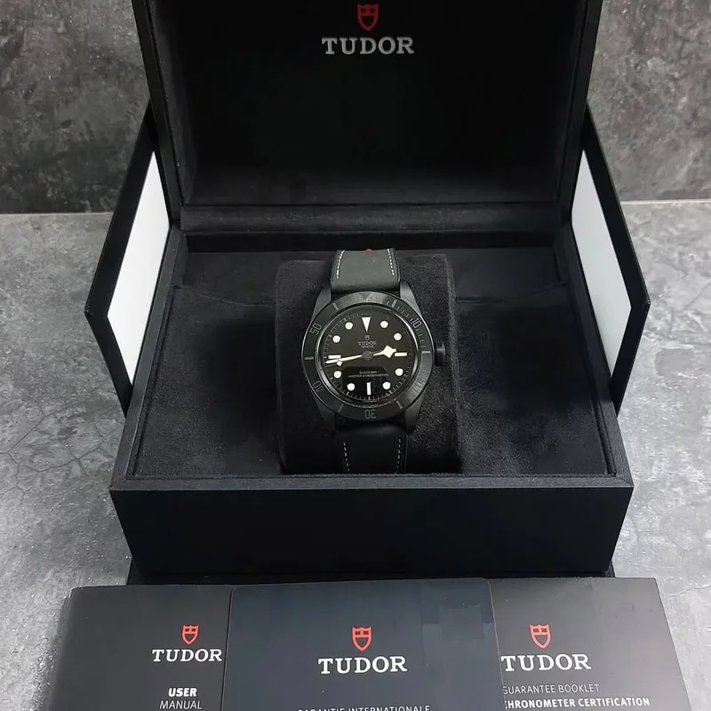 Thumb Black Bay Ceramic