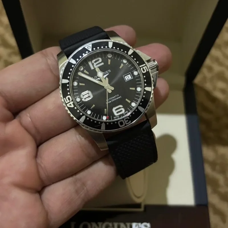 HydroConquest 41 Automatic Stainless Steel / Black / Bracelet