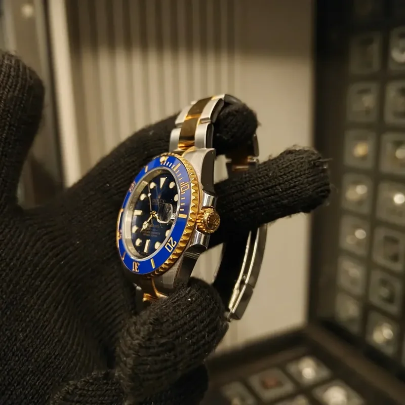 Thumb Submariner Date Rolesor / Blue / Cerachrom