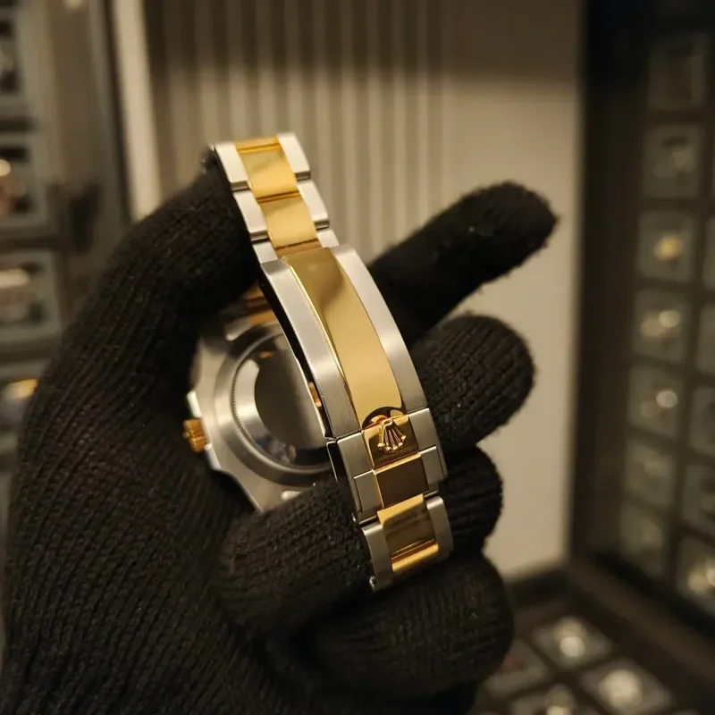 Thumb Submariner Date Rolesor / Blue / Cerachrom