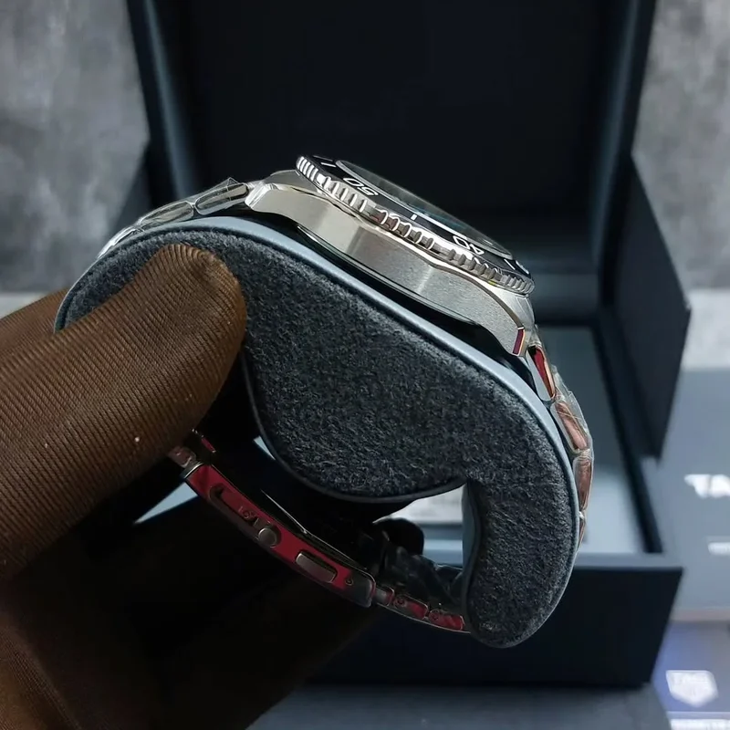 Thumb Aquaracer Professional 300 Stainless Steel / Black / Bracelet