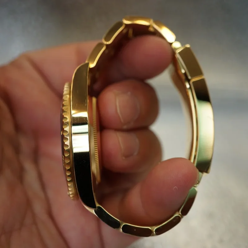 Thumb Submariner Date 41 Yellow Gold / Black