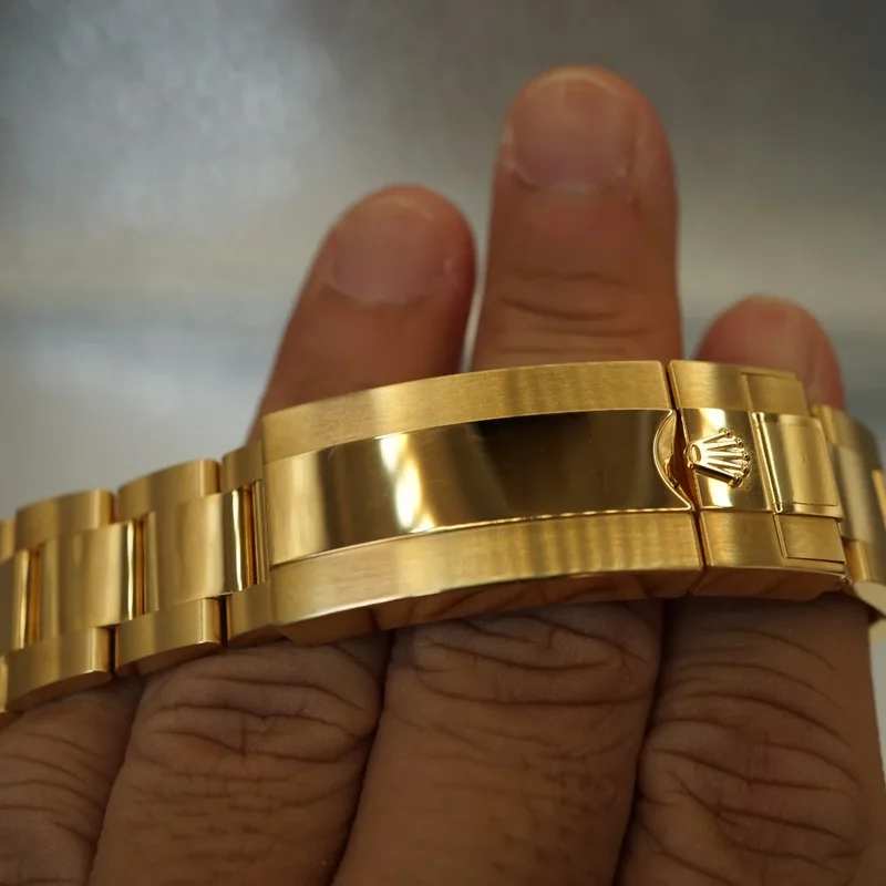 Thumb Submariner Date 41 Yellow Gold / Black