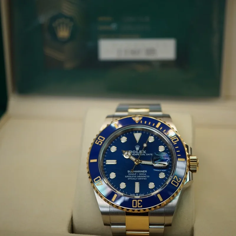 Thumb Submariner Date 41 Stainless Steel / Yellow Gold / Blue