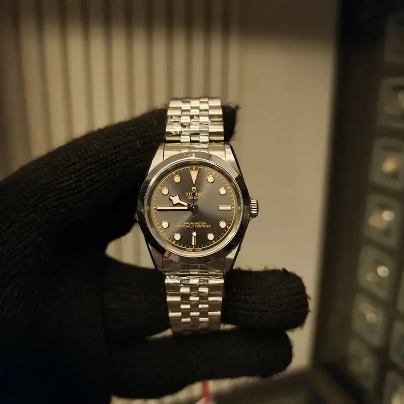 Black Bay 31 Stainless Steel / Black / Bracelet