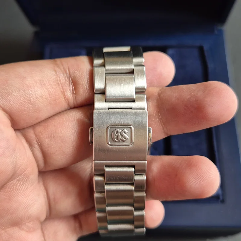 Thumb Elegance Collection SBGX057 Quartz Stainless Steel / Silver