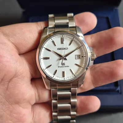 Elegance Collection SBGX057 Quartz Stainless Steel / Silver