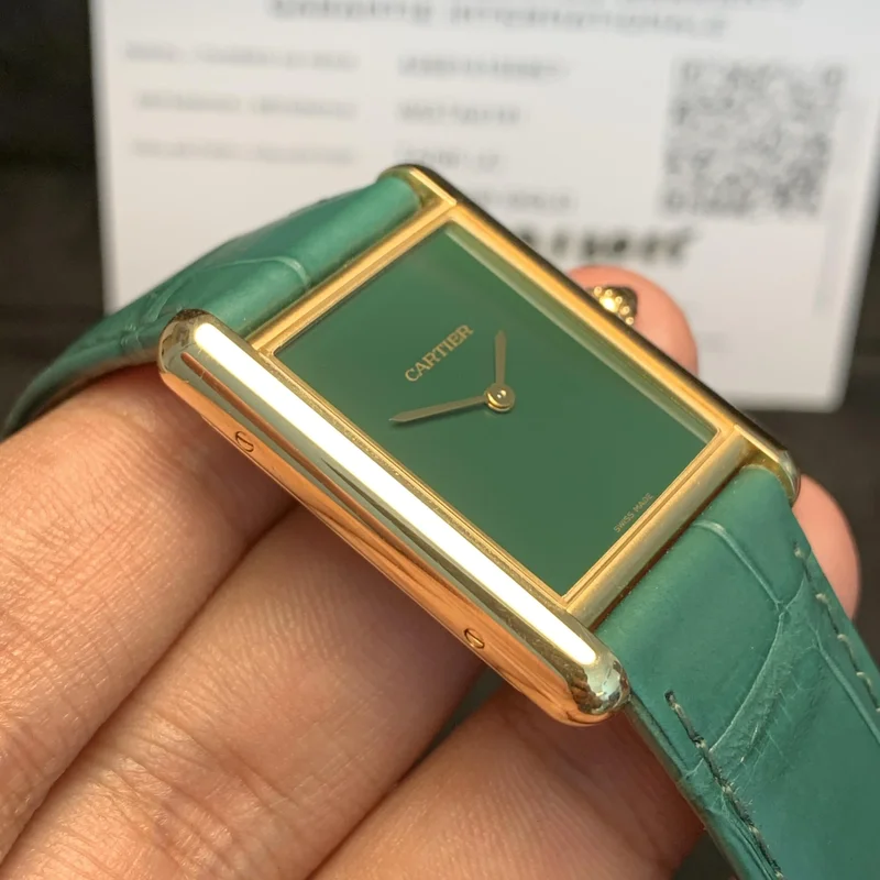 Thumb Tank Louis Cartier Large Manual Yellow Gold / Green