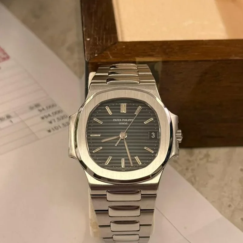 Thumb Patek Philippe Nautilus