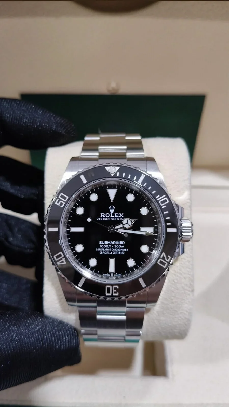 Submariner No-Date 41 / Stainless Steel / Black / Cerachrom