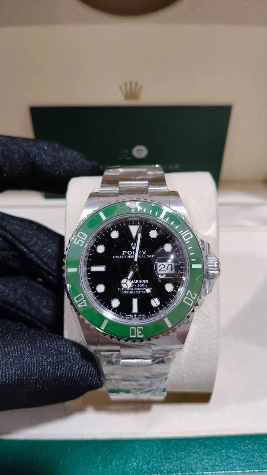 Submariner Date 41 Stainless Steel / Black / Green Cerachrom