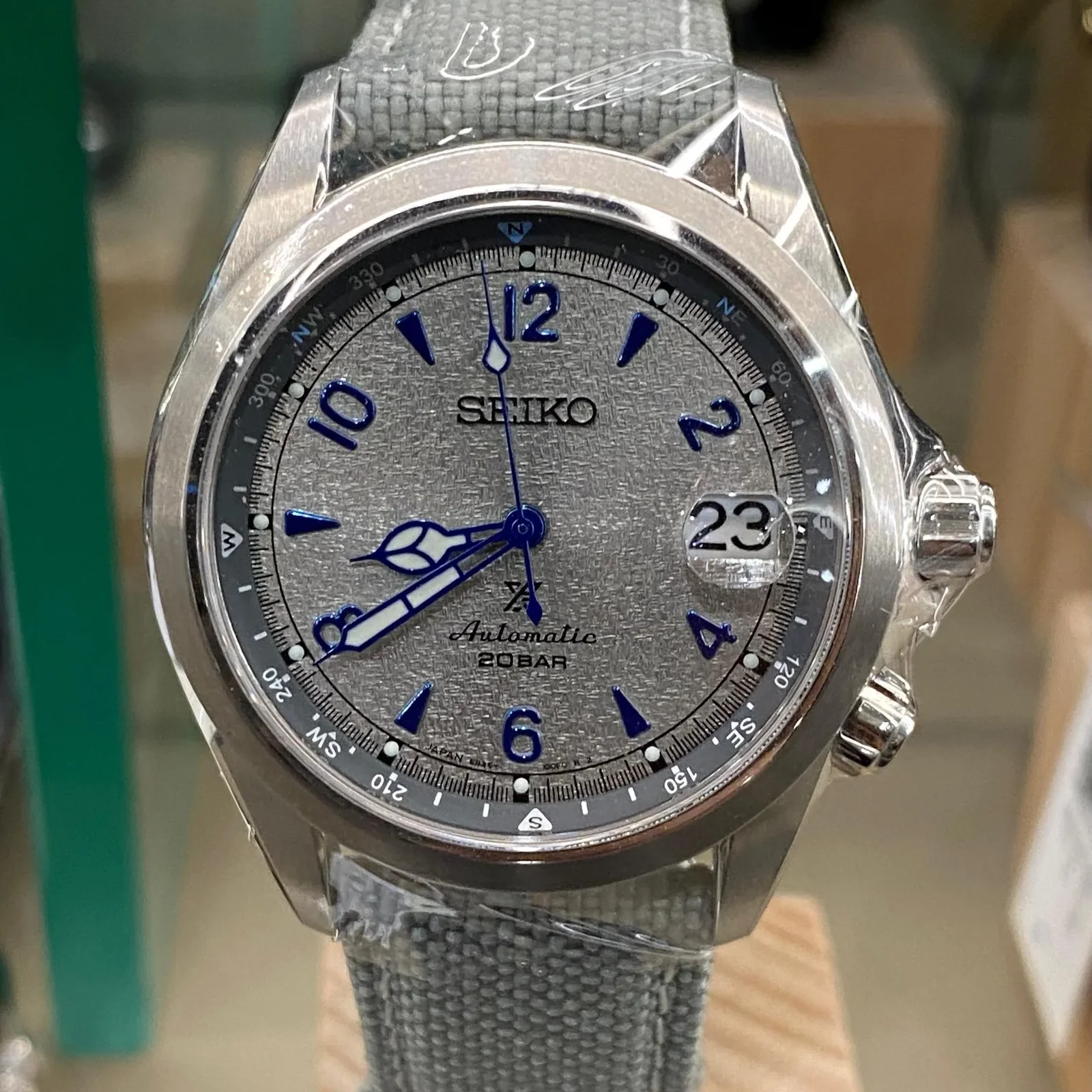 Alpinist SPB355J1 Rock Face European Limited