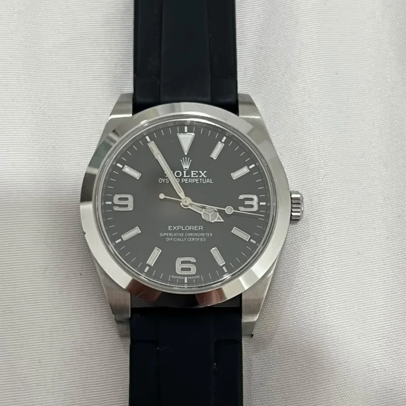 Explorer 39 / Stainless steel / Black