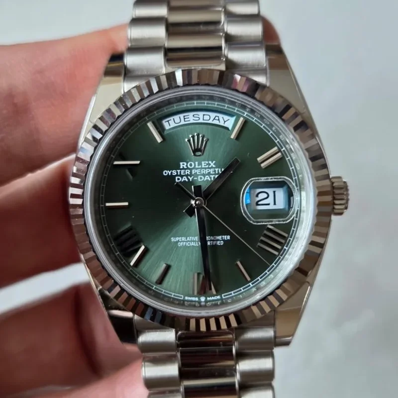 Day-Date 40 White Gold / Green - Roman