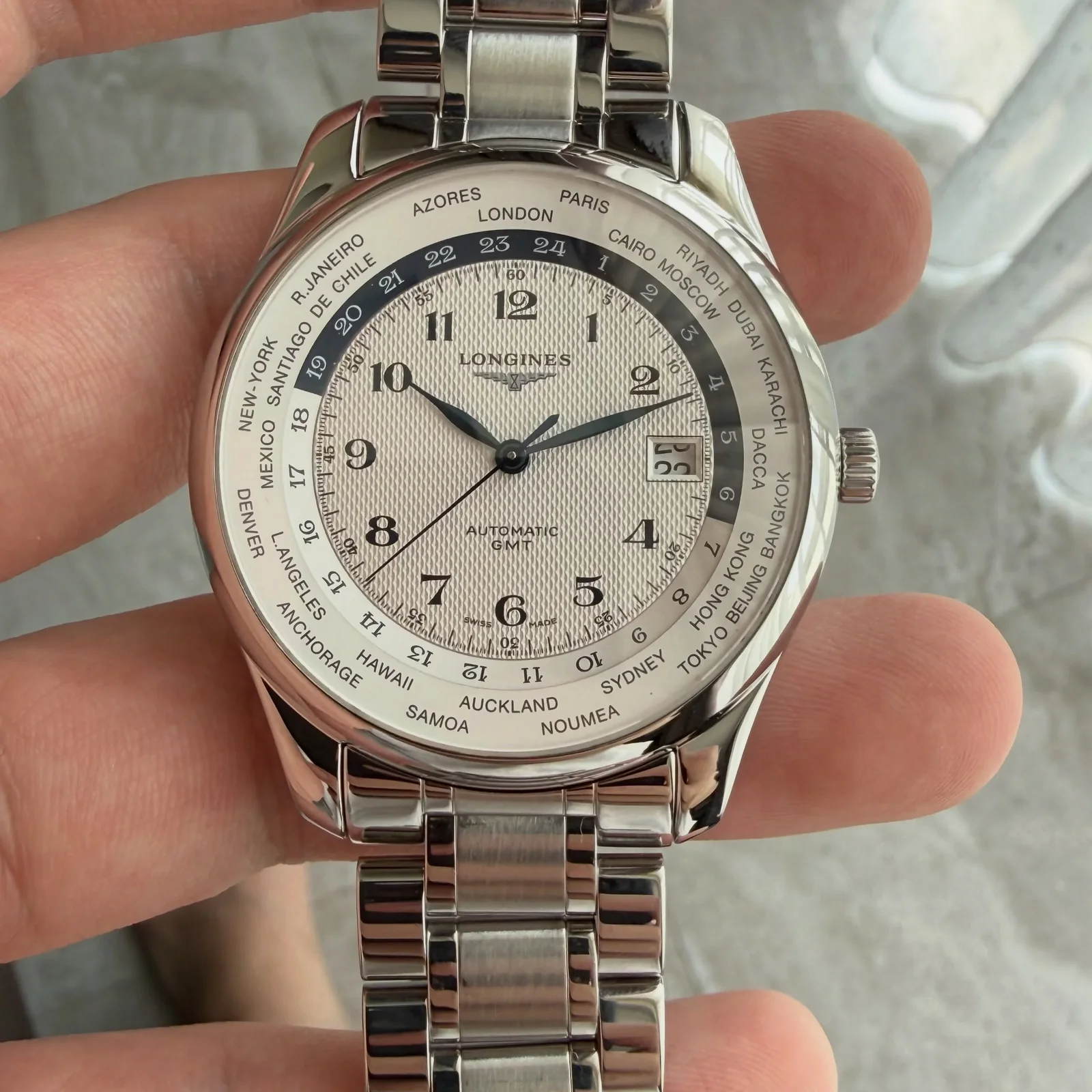 Master Collection 42 World Time Stainless Steel / Silver-Arabic / Bracelet