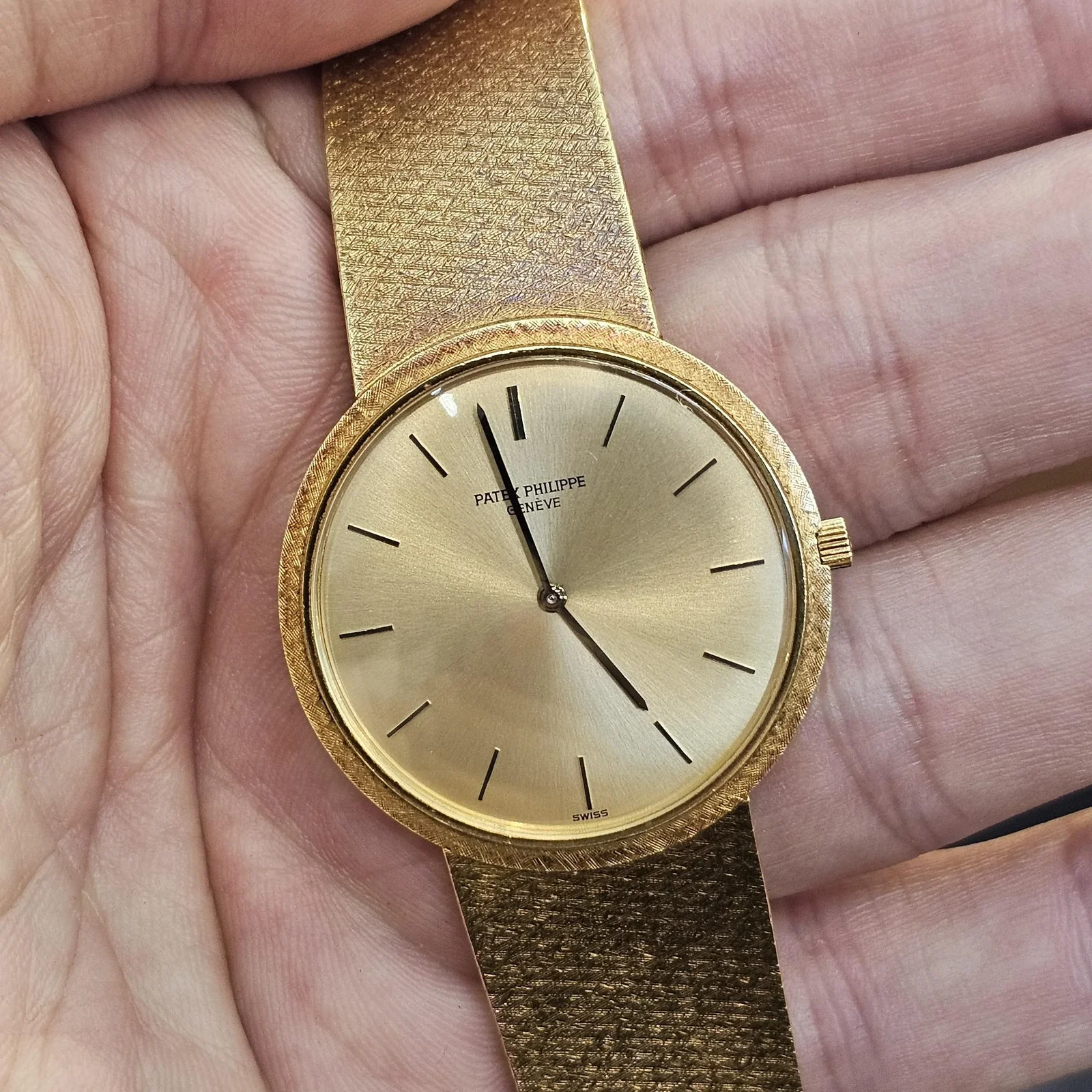 Calatrava 3520 Champagne Yellow Gold Integrated Bracelet