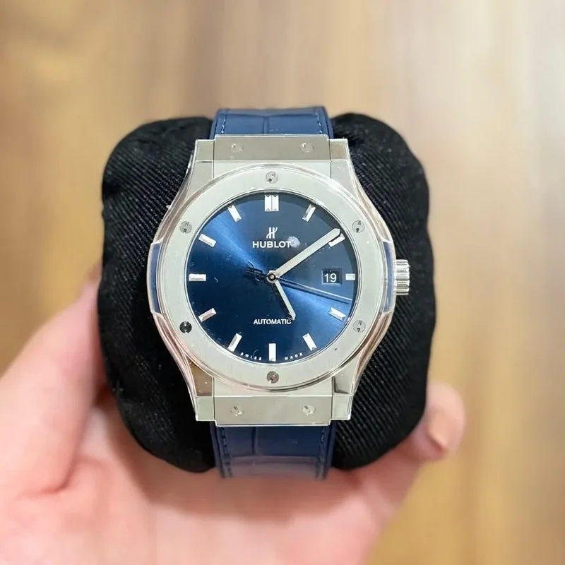 Classic Fusion 42 Titanium / Blue / Rubber