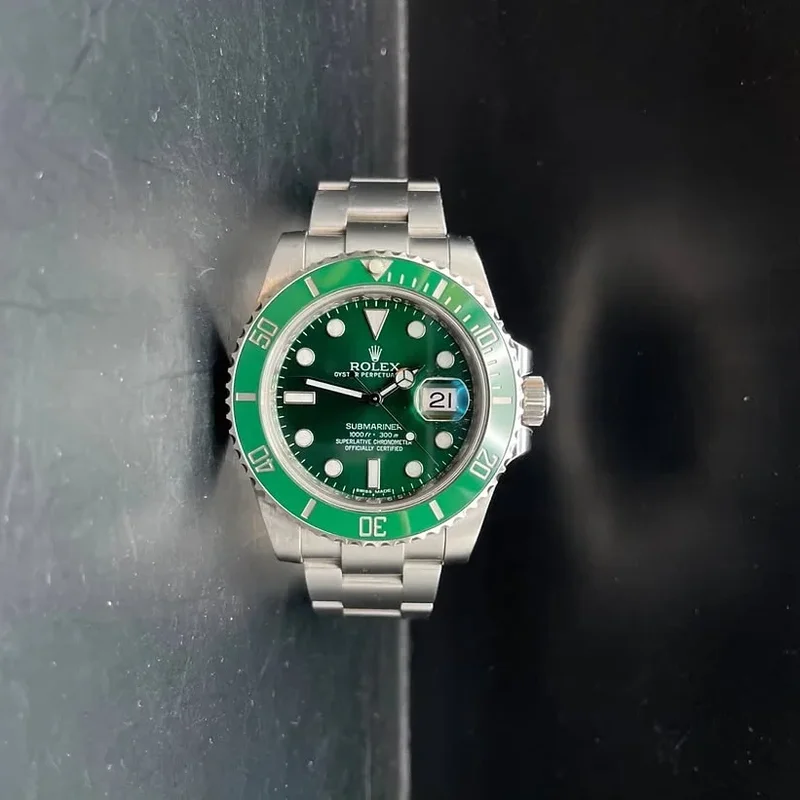 Submariner Date Stainless Steel / Green / Cerachom