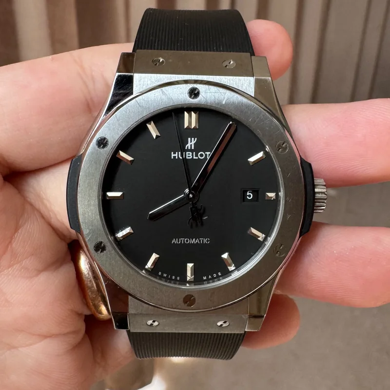 Classic Fusion 42 Titanium / Black / Rubber