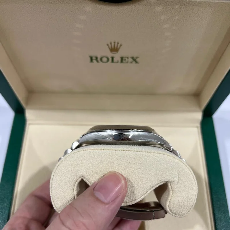 Thumb Datejust 41 Stainless Steel Fluted / Blue - Roman / Jubilee