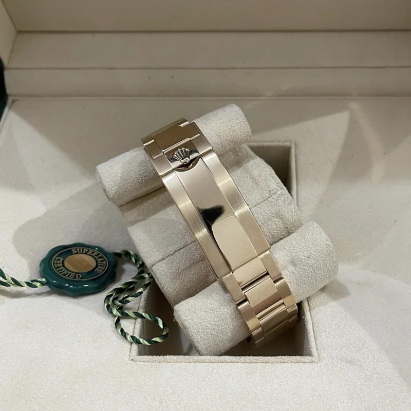 Thumb Submariner Date Yellow Gold / Black