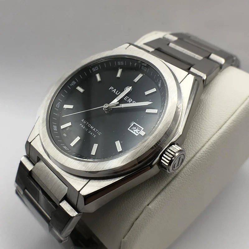 Thumb Pasic Date / Stainless Steel / Black