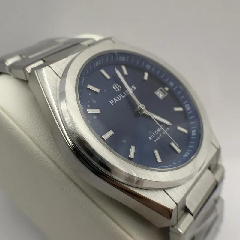 Thumb Pasic Date / Stainless Steel / Blue