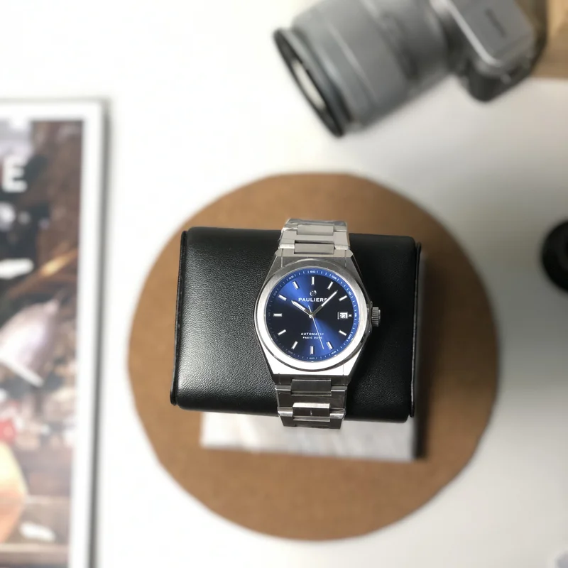 Thumb Pasic Date / Stainless Steel / Blue