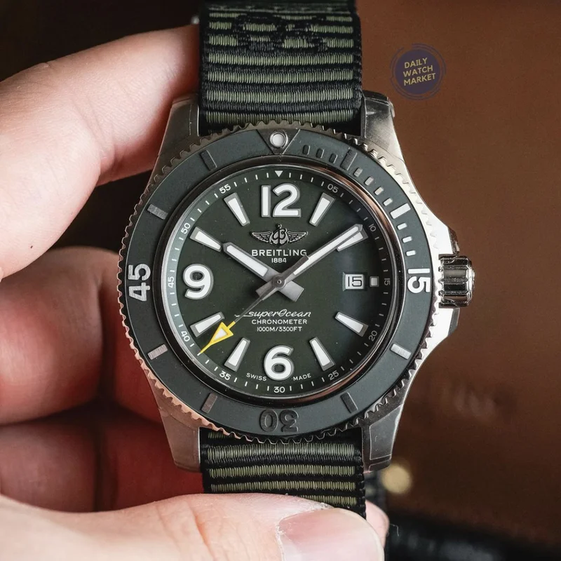 Thumb Superocean 44 Stainless Steel / Green / NATO / OuterKnown