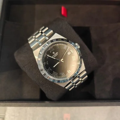 Royal Date 38 Stainless Steel / Black - Roman