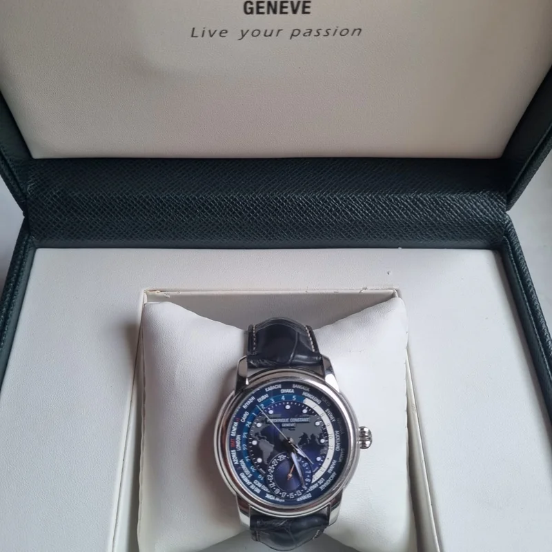 Thumb Manufacture Worldtimer / Stainless steel / Blue /