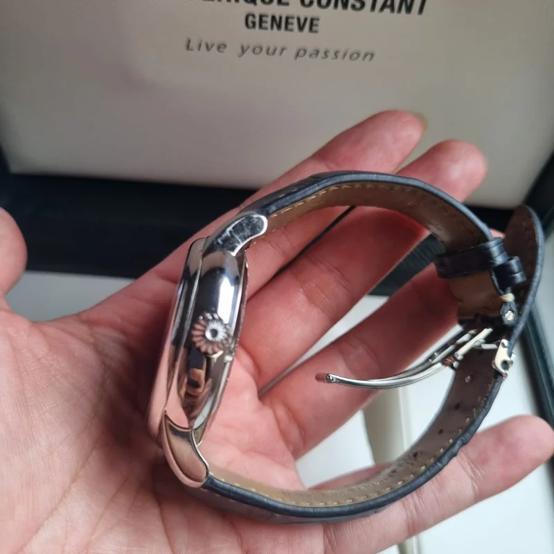 Thumb Manufacture Worldtimer / Stainless steel / Blue /