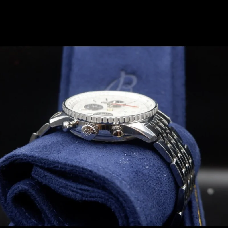 Thumb Navitimer 1 B01 Chronograph 43 Stainless Steel / Silver / Bracelet