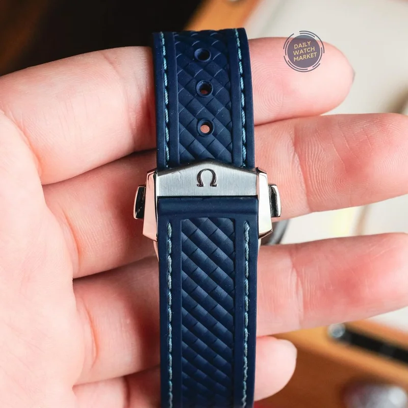 Thumb Seamaster Aqua Terra 150M Master Chronometer 43 Worldtimer Stainless Steel / Blue / Rubber