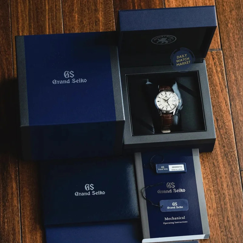 Thumb Automatic Hi Beat 36000 GMT Stainless Steel / Silver / Strap