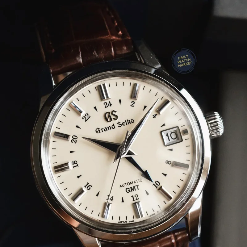 Thumb Automatic Hi Beat 36000 GMT Stainless Steel / Silver / Strap