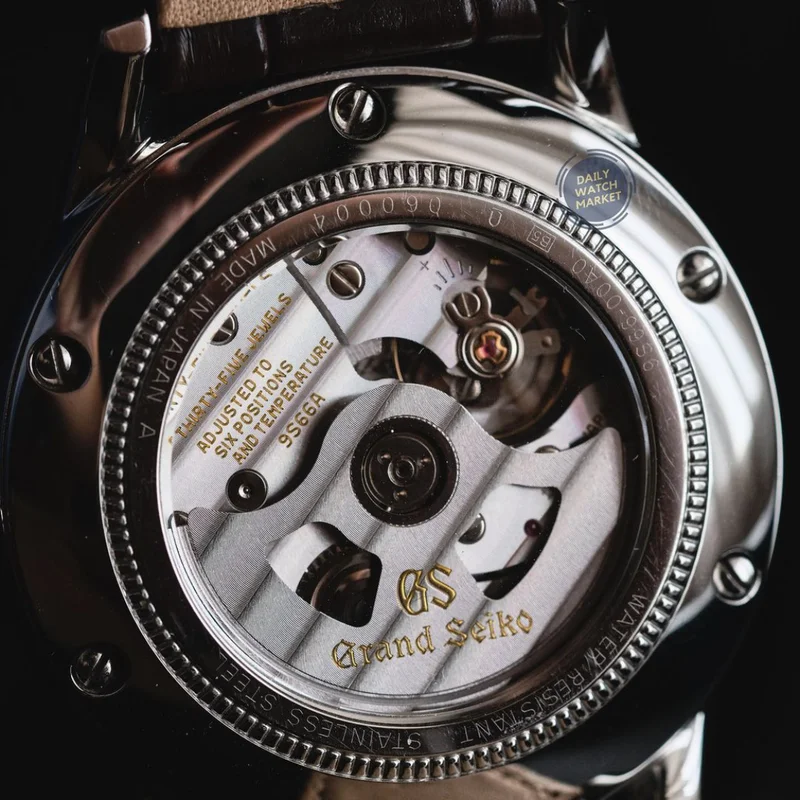 Thumb Automatic Hi Beat 36000 GMT Stainless Steel / Silver / Strap