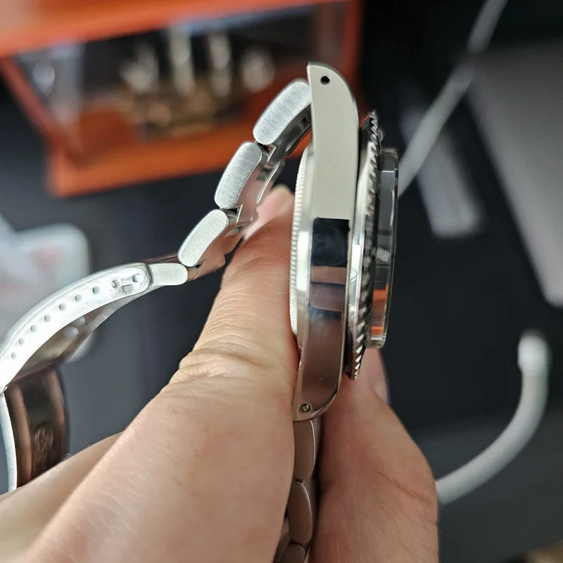 Thumb Red Submariner Date 1680