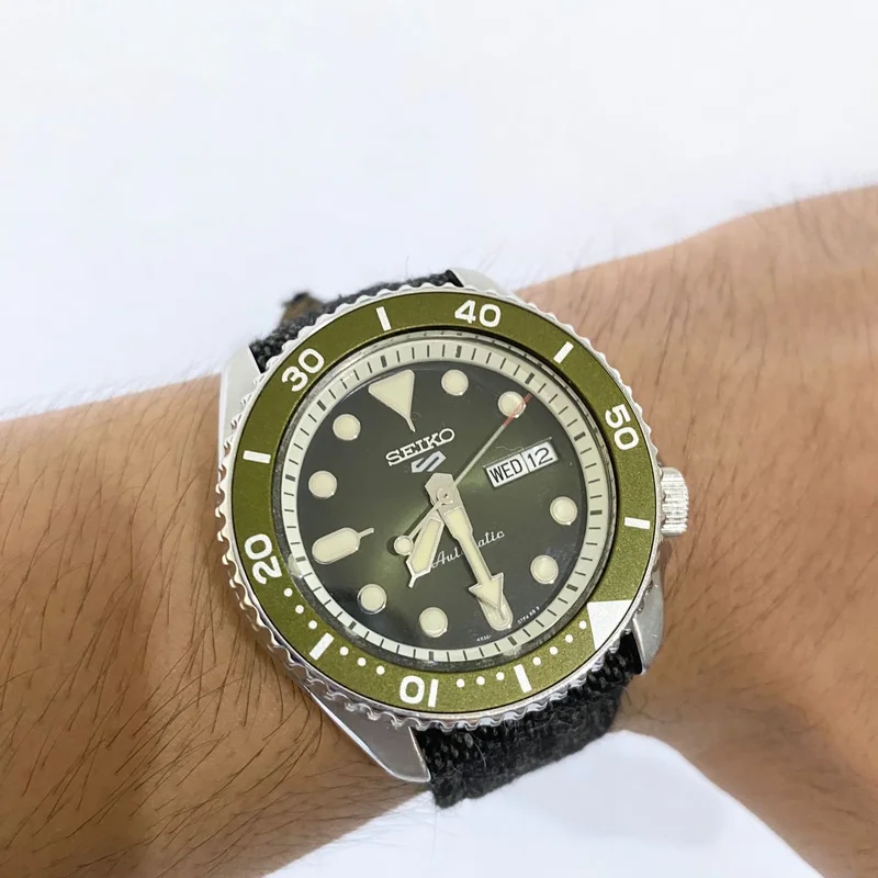 5 Sports Suits Style Stainless Steel / Green / Mesh