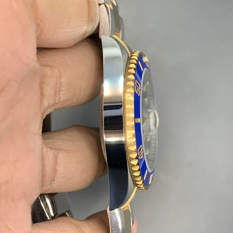 Thumb Submariner Date Rolesor / Blue / Cerachrom