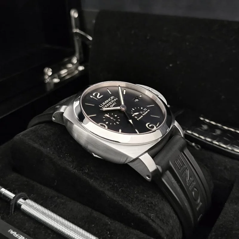 Thumb Luminor 1950 3 Days GMT Power Reserve Automatic Acciacio 44mm
