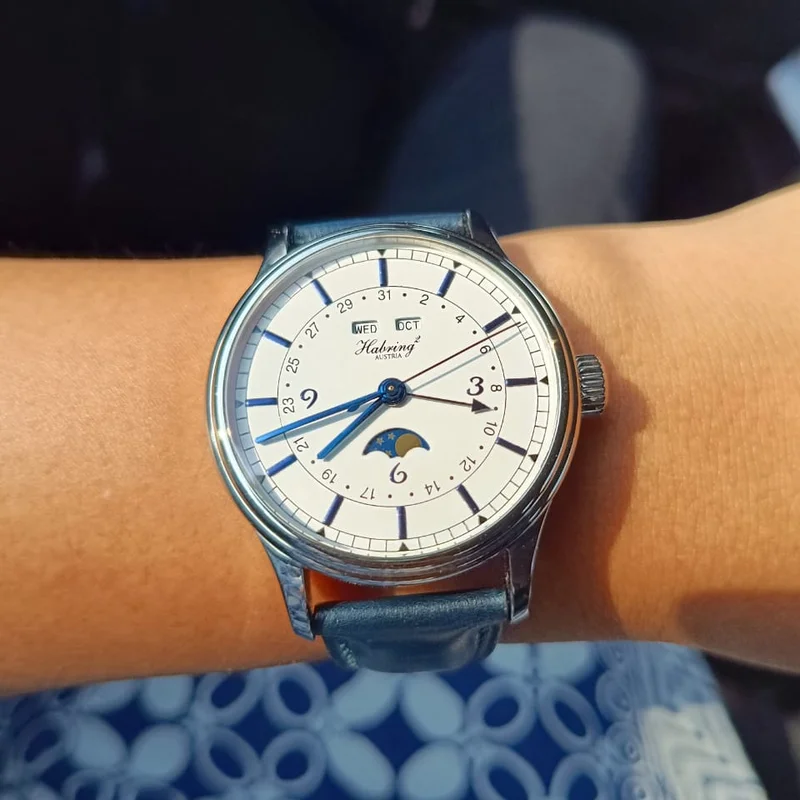 Thumb Jumping Second Calendar