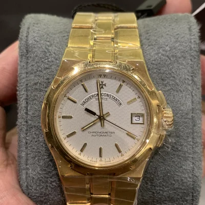 Overseas 36 Yellow Gold