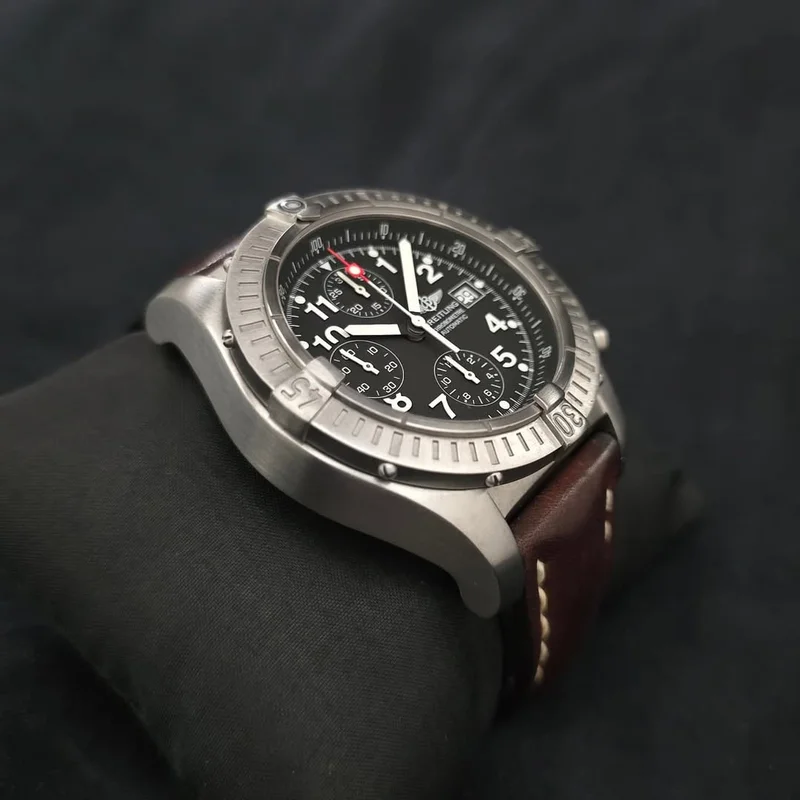 Thumb Avenger 44 Titanium Grey