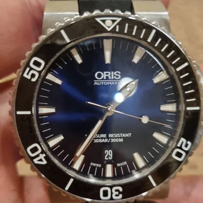 Aquis Date 43 Stainless Steel / Blue / Rubber